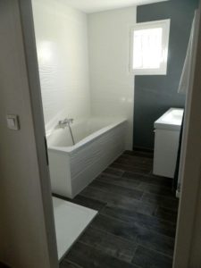 Une salle de bains sur mesure apres