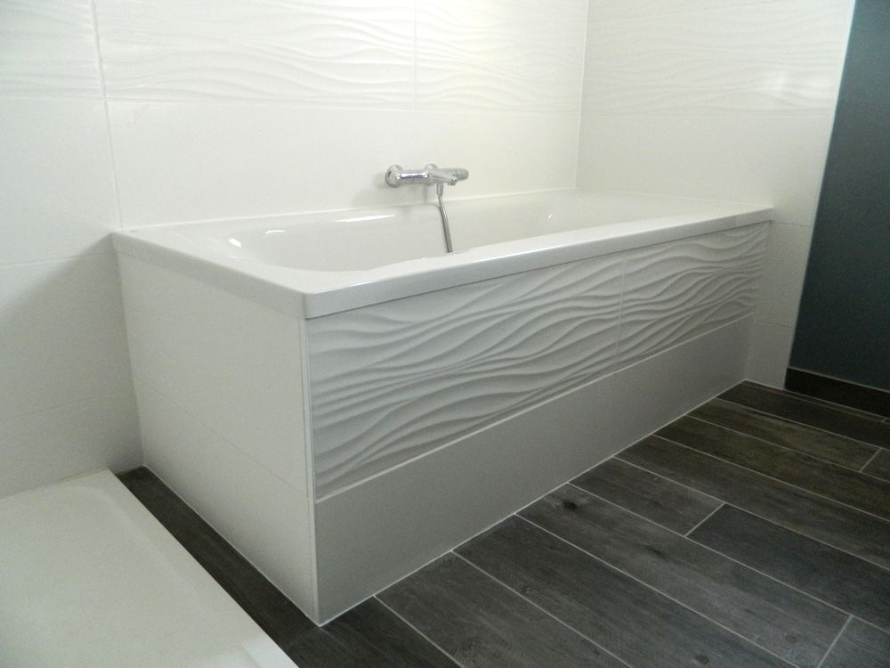 une salle de bains sur mesure baignoire