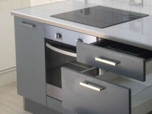 meubles dans cuisine renovée