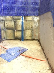 Travaux salle de bains démolition