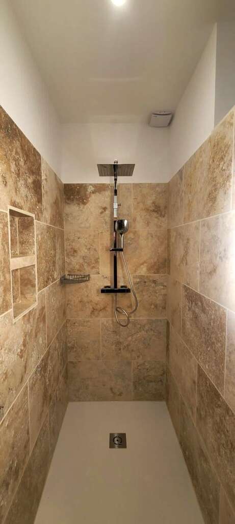 on renove une salle de bains pierre naurelle douche apres